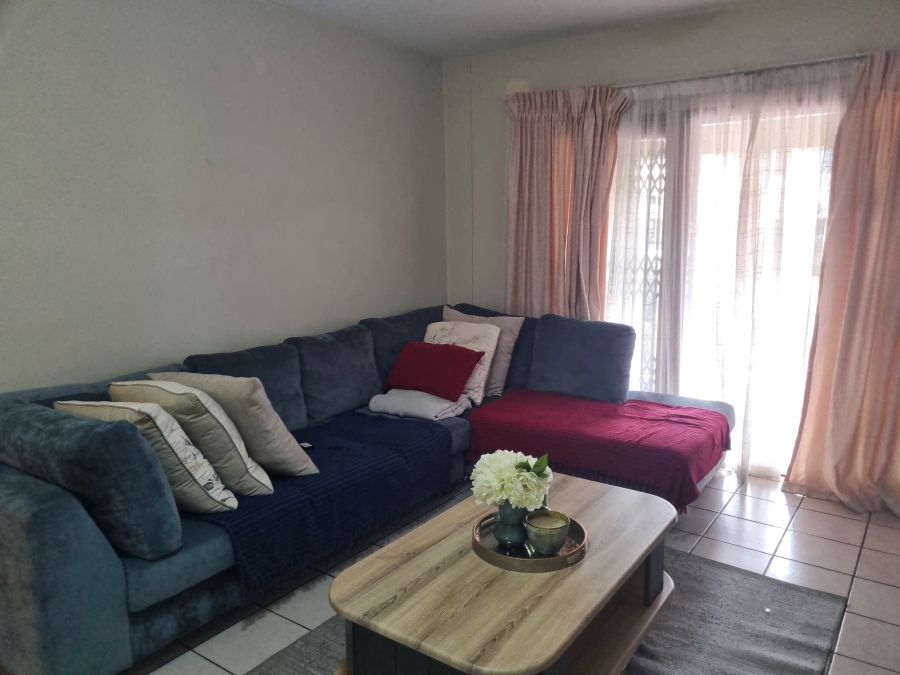 2 Bedroom Property for Sale in Waterval East North West